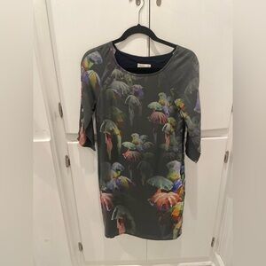 Gray long sleeve dress. Gorgeous print, like art